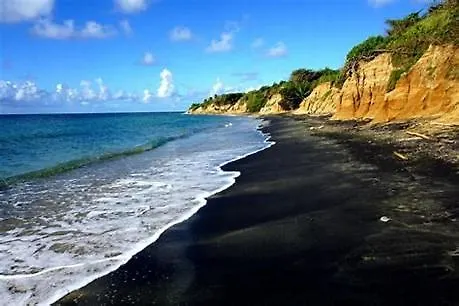 Hotel Crash And Go Glamping Campsite -Like Visiting Your Own Family 47-Usd N Booking Fees -10Ft Tent Queen Bed -5 Minutes Walk Bio Bay Stations, Walk To Beaches Esperanza -Sunbay-Black Sand And 5 Minutes Walk To Restaurants Vieques